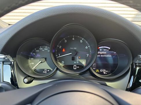 Certified 2026 Porsche Macan AWD/4WD image 17