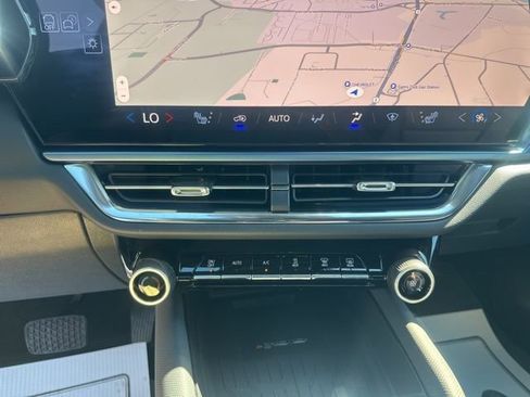 New 2026 Chevrolet Equinox EV LT image 25