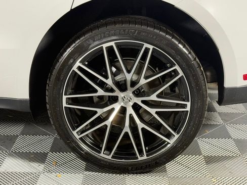 Certified 2026 Porsche Macan image 14