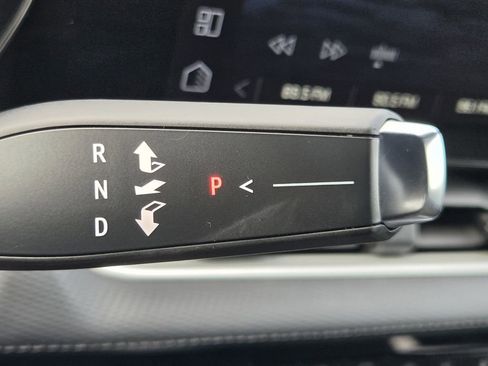 Used 2025 Chevrolet Equinox LT FWD image 19