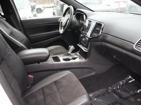 Used 2021 Jeep Grand Cherokee Laredo X image 33