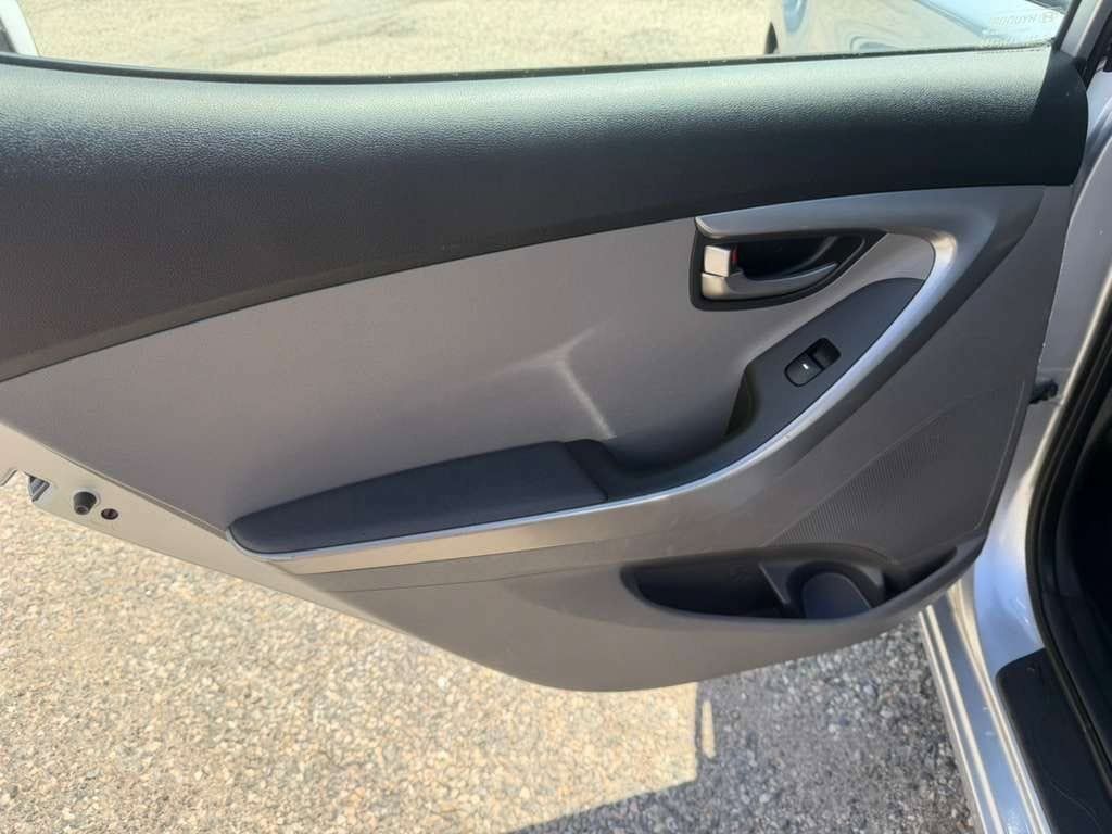 Used 2013 Hyundai Elantra GLS FWD image 16