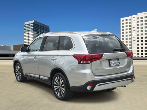 Used 2020 Mitsubishi Outlander SEL FWD image 3