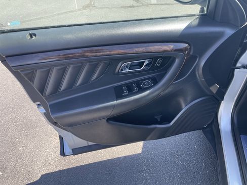 Used 2014 Ford Taurus Limited w/ Equipment Group 301A FWD image 11