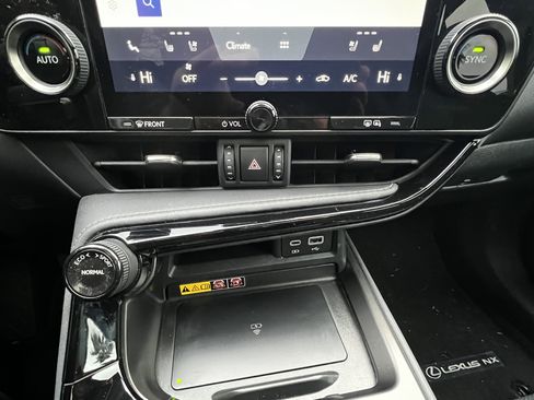 Used 2025 Lexus NX 250 FWD w/ Towing Package (2000 Lbs) image 27