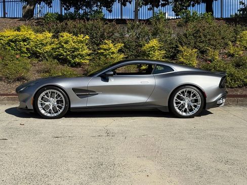 Used 2025 Aston Martin Vanquish image 17