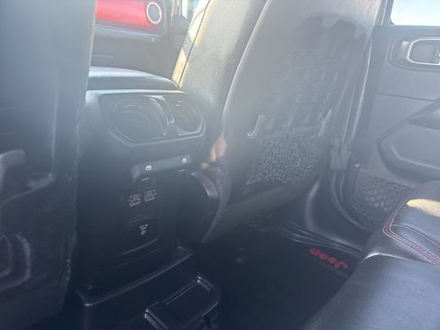 Used 2018 Jeep Wrangler Unlimited Rubicon image 2