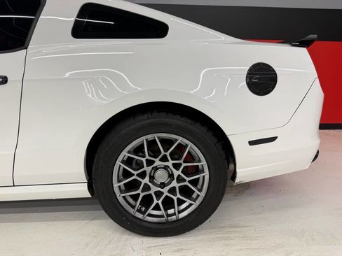 Used 2013 Ford Mustang GT Premium w/ Comfort Pkg image 18