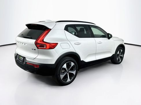Used 2026 Volvo XC40 B5 Plus AWD/4WD image 9