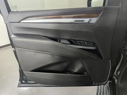 Used 2025 Cadillac Escalade Sport Platinum AWD/4WD image 14