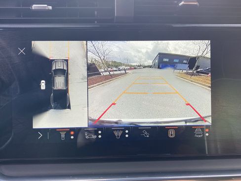 Used 2025 GMC Sierra 3500 Denali Ultimate image 40