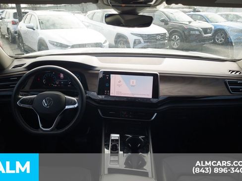 Used 2024 Volkswagen Atlas SE image 22
