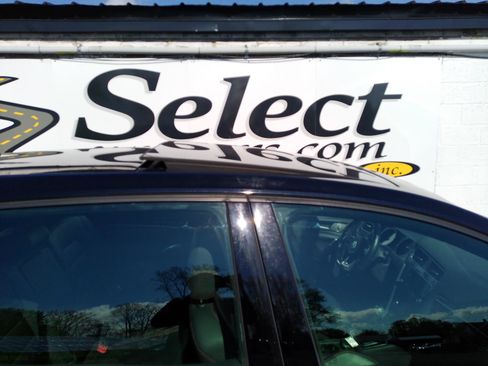 Used 2015 Volkswagen Golf 4-Door FWD image 34