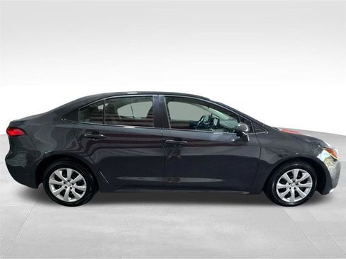 Used 2025 Toyota Corolla LE FWD image 4