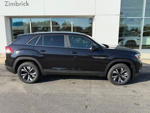 New 2025 Volkswagen Atlas Cross Sport SE AWD/4WD image 2