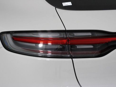 Certified 2026 Porsche Macan image 21