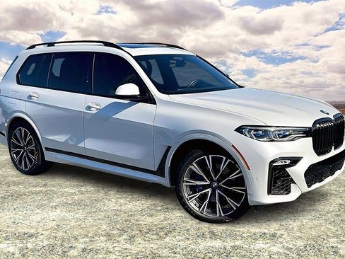 Used 2021 BMW X7 M50i image 1