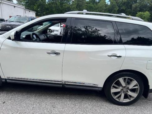 Used 2015 Nissan Pathfinder Platinum w/ Cargo Package AWD/4WD image 11