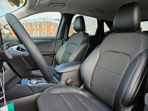 New 2024 Ford Escape SE image 17