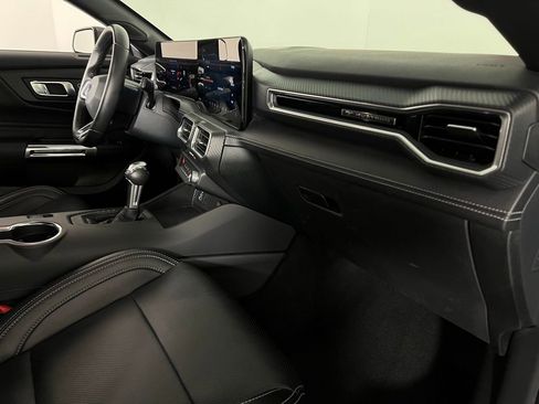 Used 2025 Ford Mustang Premium image 28