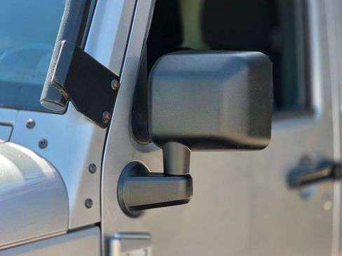 Used 2013 Jeep Wrangler Unlimited Sport image 9