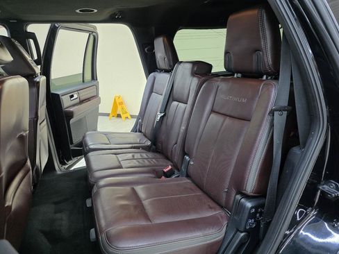 Used 2017 Ford Expedition Platinum RWD image 22