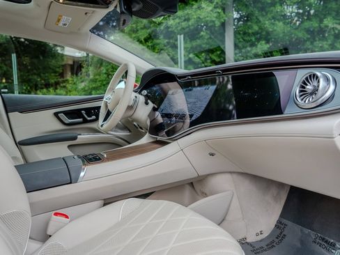 Used 2023 Mercedes-Benz EQS 580 4MATIC Sedan image 25