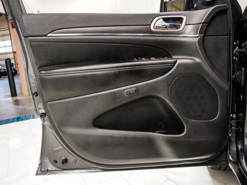 Used 2016 Jeep Grand Cherokee Limited image 20