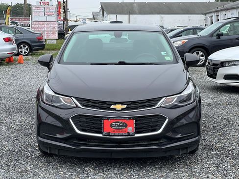 Used 2017 Chevrolet Cruze LT FWD image 2