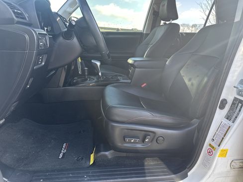 Used 2019 Toyota 4Runner TRD Off-Road Premium image 16