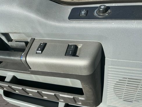 Used 2014 Ford F250 XLT w/ XLT Premium Package image 11