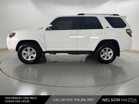 Used 2024 Toyota 4Runner SR5 AWD/4WD image 9