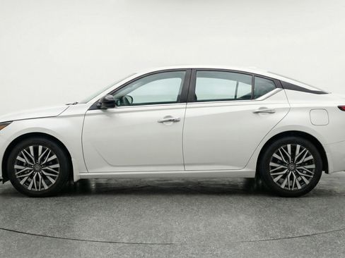 Used 2025 Nissan Altima 2.5 SV image 5