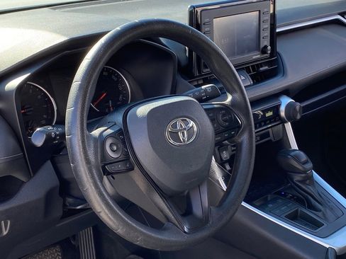 Used 2020 Toyota RAV4 LE w/ Carpet Mat Package image 6