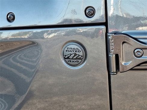 Used 2024 Jeep Gladiator Sport image 32