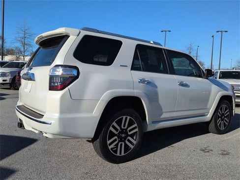 Used 2015 Toyota 4Runner SR5 image 4