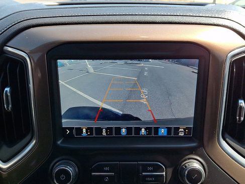 Used 2021 Chevrolet Silverado 1500 High Country w/ Technology Package AWD/4WD image 18