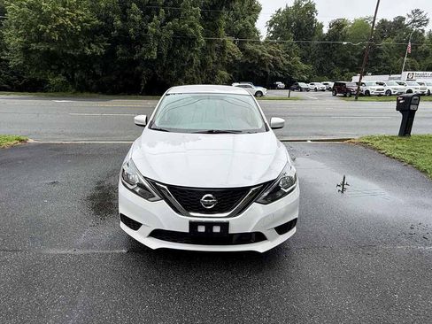 Used 2019 Nissan Sentra SV FWD image 2