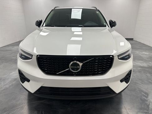 Used 2025 Volvo XC40 B5 Ultra w/ Climate Package image 2