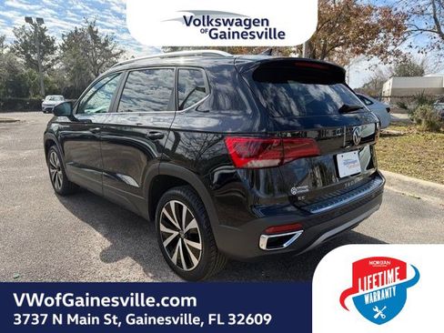 Used 2022 Volkswagen Taos SE image 4