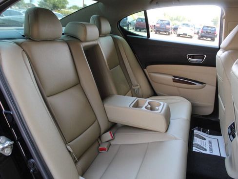 Used 2018 Acura TLX image 12