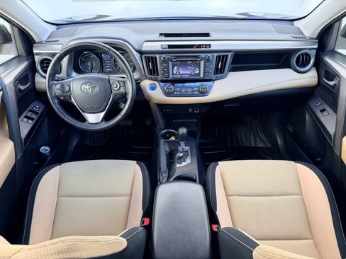 Used 2017 Toyota RAV4 XLE w/ Carpet Mat Package AWD/4WD image 17