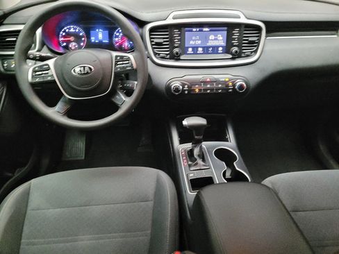 Used 2020 Kia Sorento LX image 22