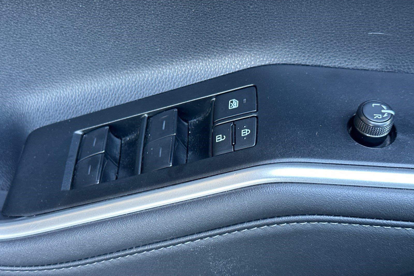 Used 2026 Toyota Highlander XLE AWD/4WD image 12