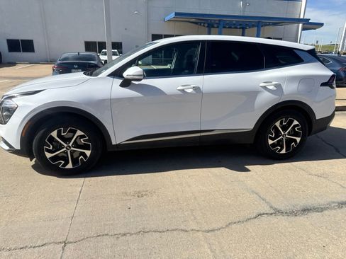 Used 2023 Kia Sportage EX FWD image 3