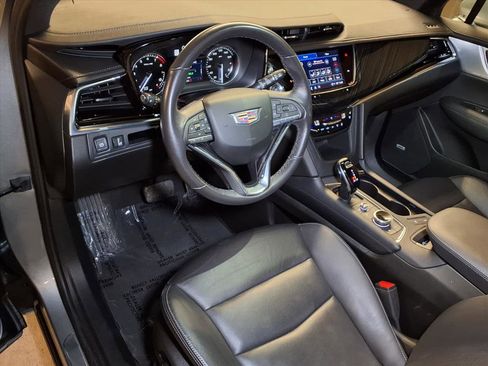 Certified 2025 Cadillac XT6 Premium Luxury image 3