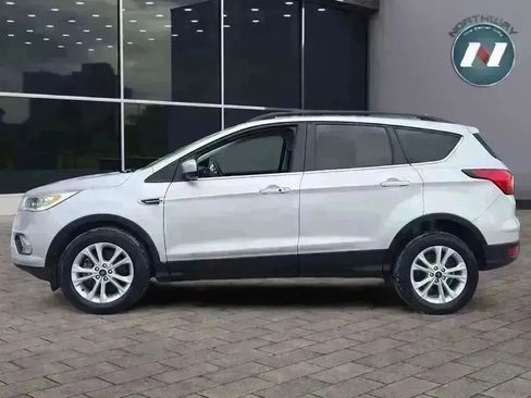 Used 2019 Ford Escape SEL image 2