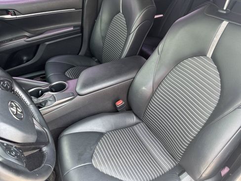 Used 2021 Toyota Camry SE FWD image 11