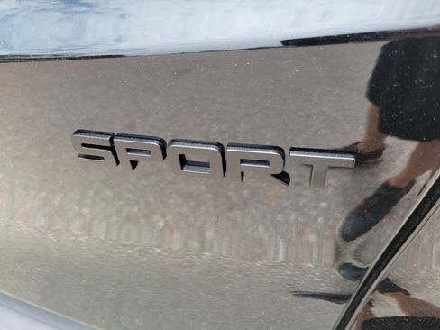 Used 2025 Honda CR-V Sport image 9