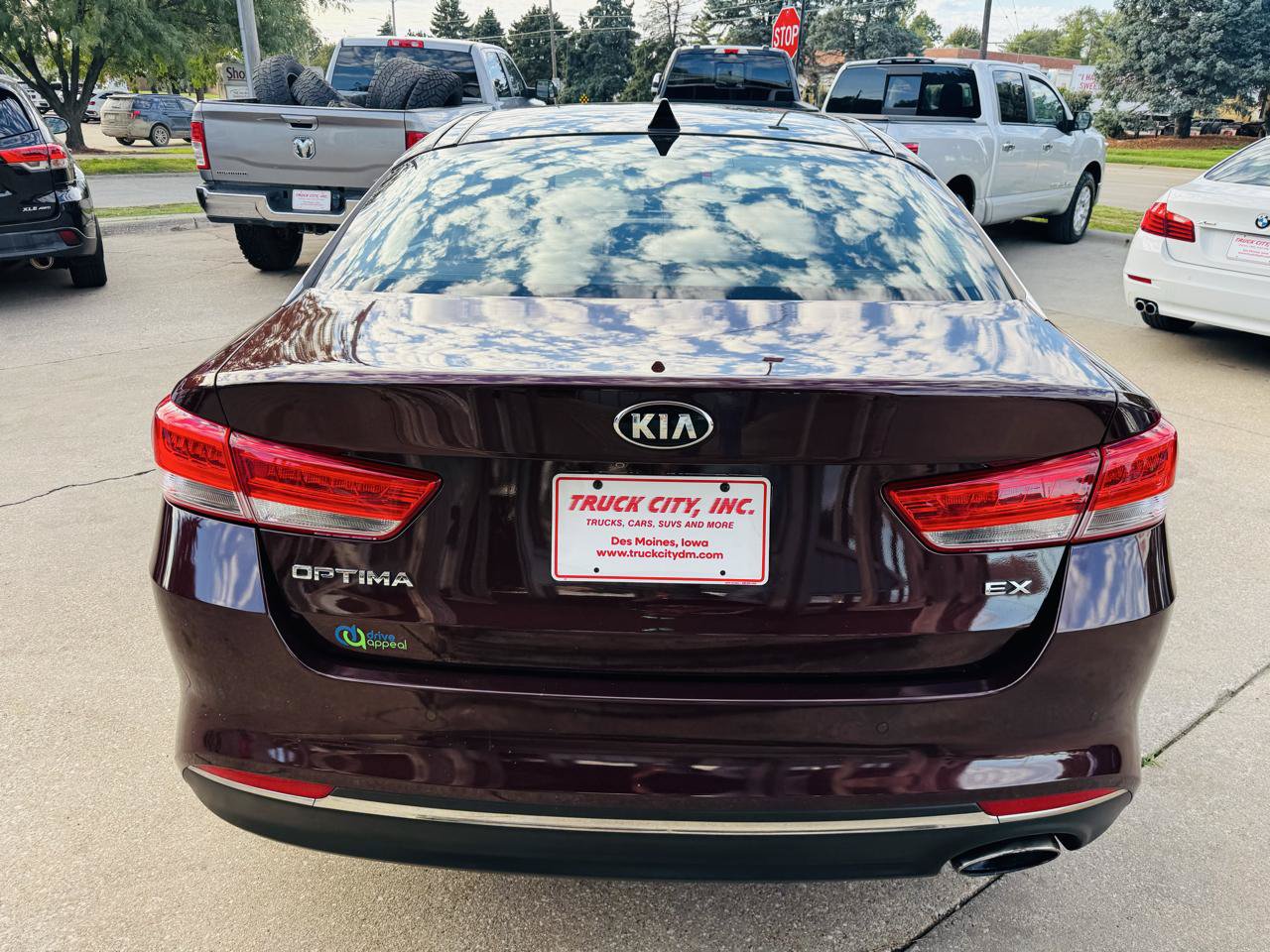 Used 2016 Kia Optima EX w/ Premium Package FWD image 4